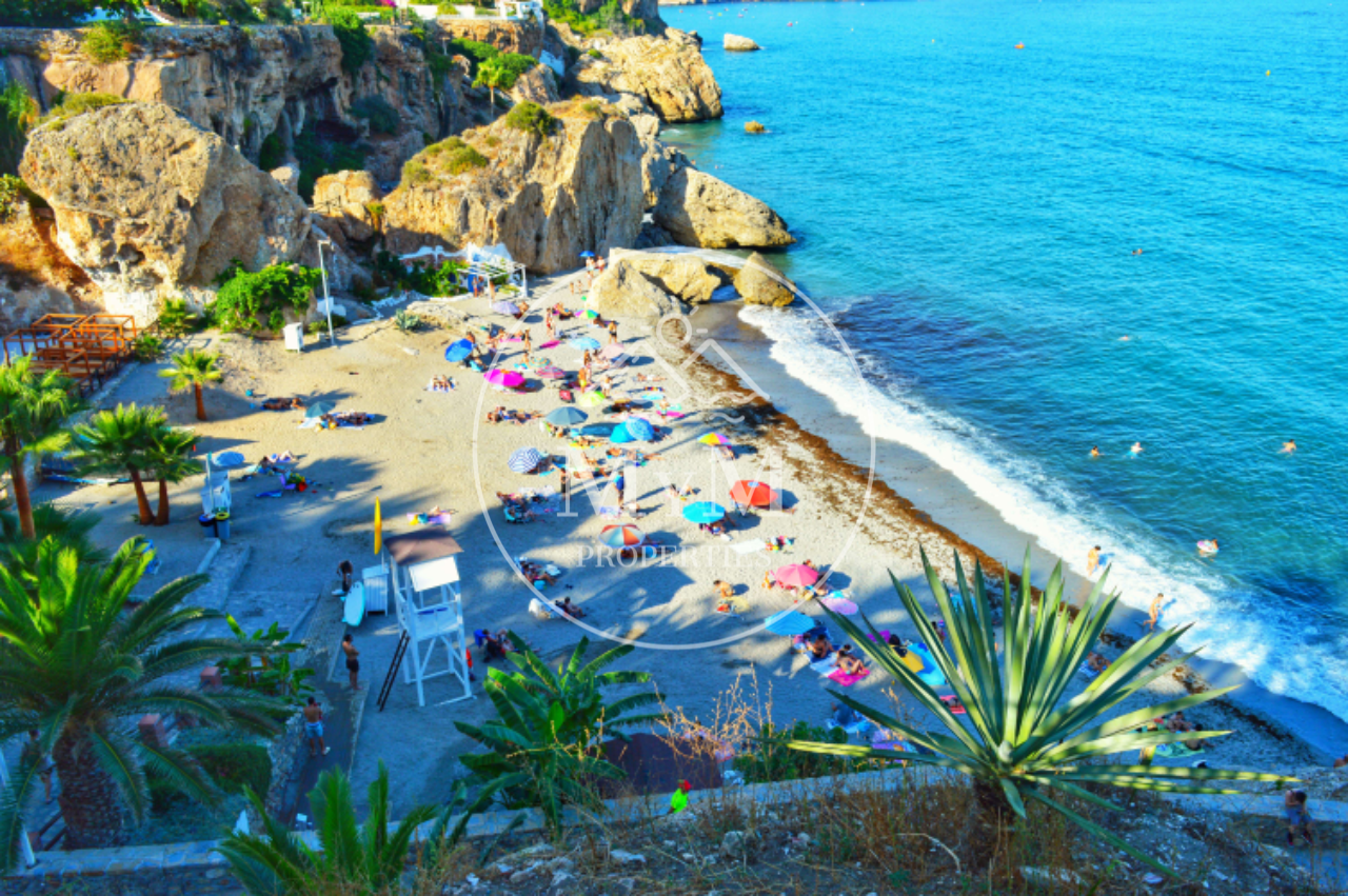 Bright Studio in Nerja – Steps from Balcón de Europa & the Beach